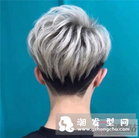 男生后脑勺扁平发型 剃半边 雕刻打造帅哥