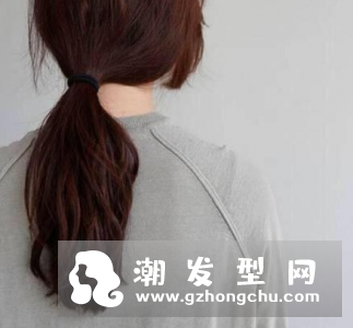 巧克力色头发在阳光下的颜色 和棕色的区别