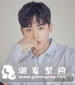 头发扁塌男生适合的发型 时髦烫发打造帅气潮男