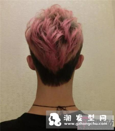 男生后脑勺扁平发型 剃半边 雕刻打造帅哥