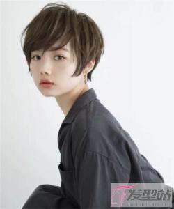 短发剪什么款式好看 日系露耳短发显甜美