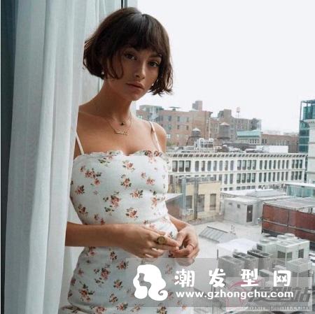 法国女生的俏皮短发 随性可人微卷bob发型更适合亚洲女性