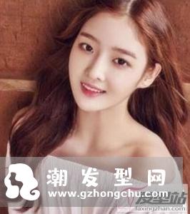 编织烫发型怎么卷 这样卷自然优雅气质up