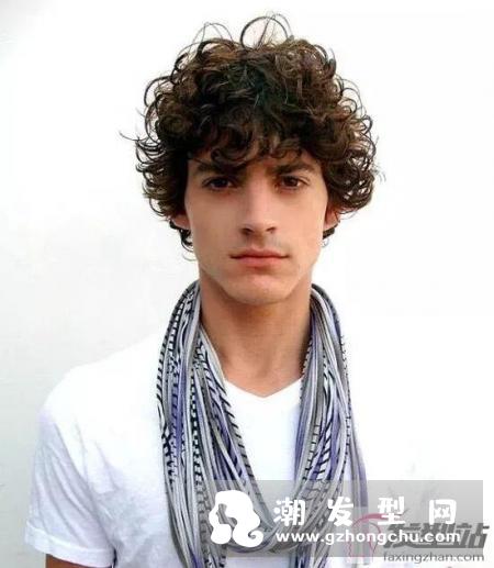 男生自然卷剪什么发型 3种发型让你的自来卷重获新生