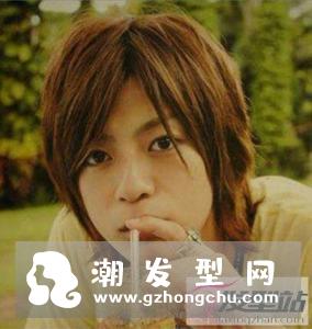 男生日系长发发型 慵懒中不乏个性魅力
