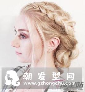 简单编发盘发发型 塑造双倍美感更独特