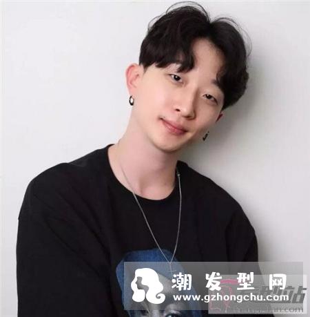 韩式流行“M字头”发型 帅哥发型模板剪这款