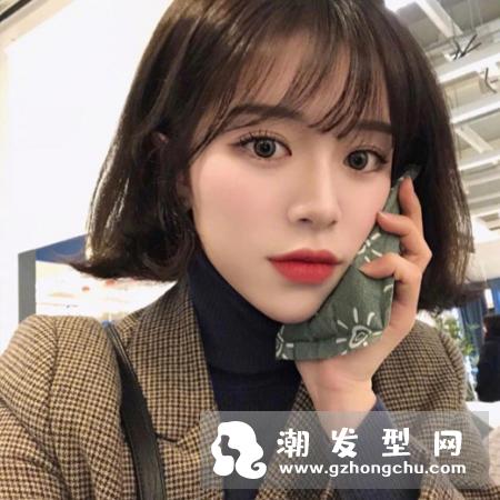 当下流行的短发发型 染什么颜色好看