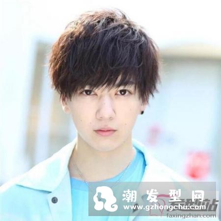 男生烫发可以烫哪款 日系定位烫烫帅气新潮