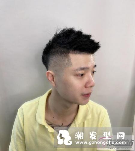 2020男神发型关键字“蓬·松·感”这3款趋势请跟上！