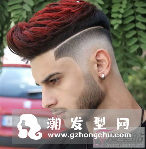 头发铲青一半更流行 个性有型短飞机头