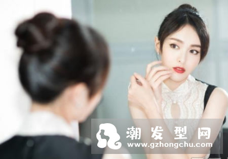 星光大赏2017唐嫣发型叫什么 同款花苞头怎么弄