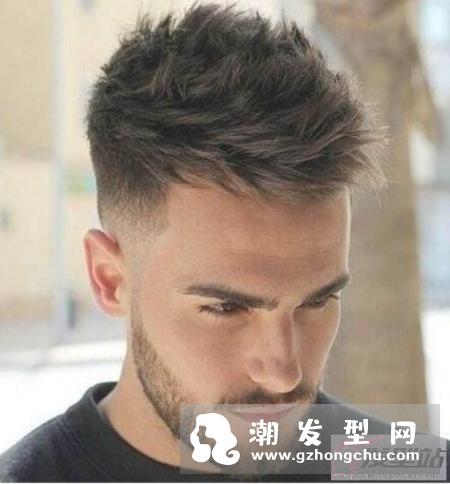 发质粗硬的男生推荐几款适合他们的发型,定会让你觉得时尚又帅气