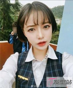 女生清爽短直发齐耳 俏皮灵动清凉一夏天