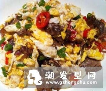 头发突然有头屑怎么办 去除头皮屑的食疗方法