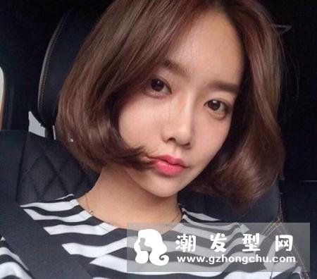 2018女生短发烫发流行发型图片 什么脸型适合短发