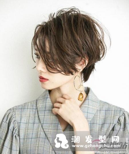 什么样的脸型适合剪露耳短发 法式露耳STYLE立刻美到天际