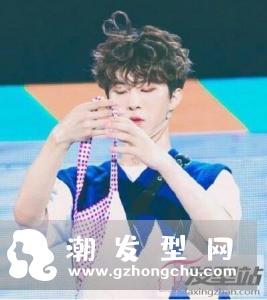 男生烫什么头发好看 完美变身禁欲系男神