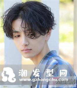 空气烫纹理短发　帅气撩妹招桃花