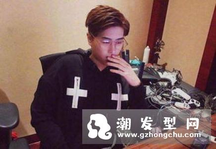 韩式发型也很有男人味 韩星退伍回归man味喷炸