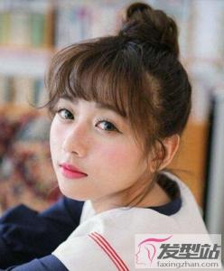 学生简单盘发发型 少女感满分成校园女神