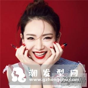 适合白领的盘发发型 简约大方中不乏时尚