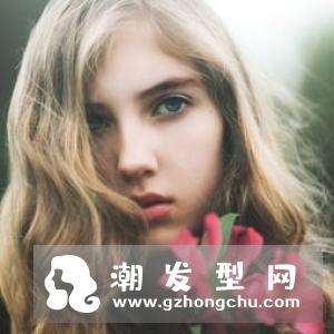 唐嫣中长发卷发发型图片 波浪卷好女人