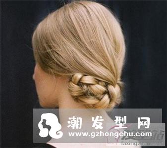 适合中年女士的盘发 妈妈款气质减龄发型