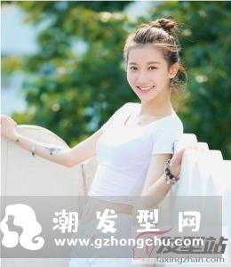高发髻丸子头发型 发髻就是要扎得高的才青春