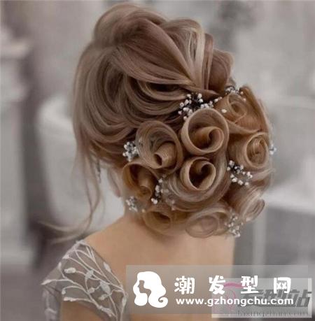 欧式晚装盘发宫廷风贵妇盘发,每一丝发丝纹理尽显造型师严谨的态度