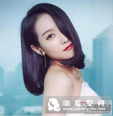 锁骨发适合什么脸型 比短发气质长发甜美