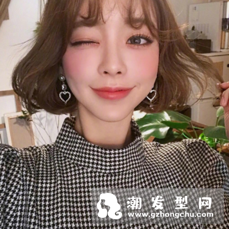 当下流行的短发发型 染什么颜色好看