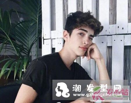 男生清爽帅气短发发型图片