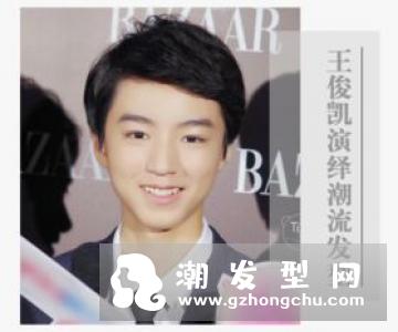 形变背头这样定型设计的发型,矮个子的男生可以选择这款