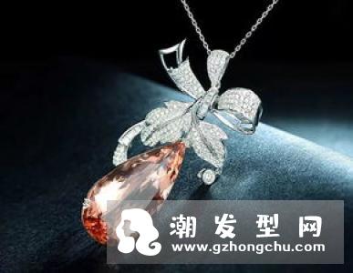 黑蓝色是什么颜色 在阳光下是什么颜色