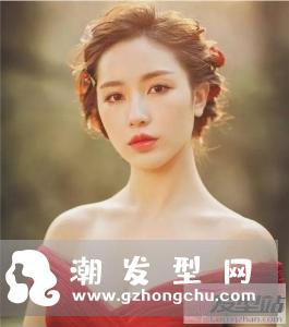 红色婚纱配什么发型 优雅盘发做漂亮新娘
