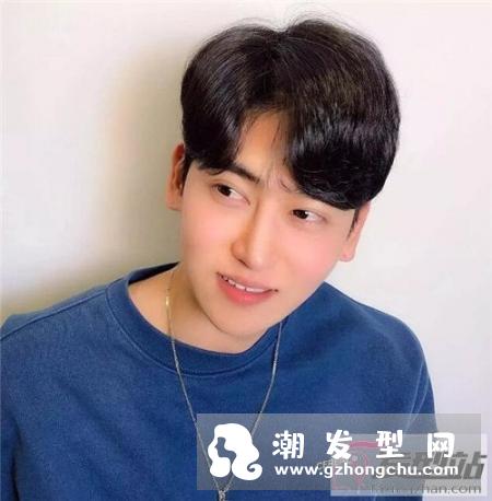 大额头男生适合的发型 “半露额”刘海让你颜值暴涨