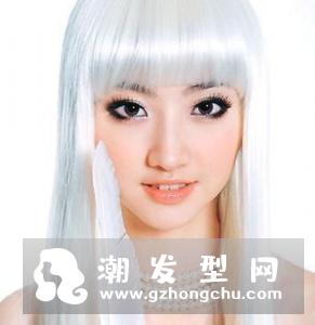 蓝色头发怎么染好看 需要漂吗
