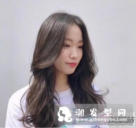 恰到好处的韩式微卷发 头发一卷立马变女神