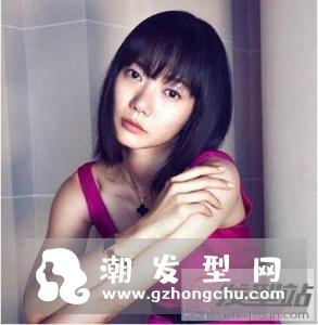 女生清爽利落短直发 飘逸发丝最为动人
