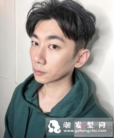 男生韩版卷发发型 帅气造型绝对是少女杀手