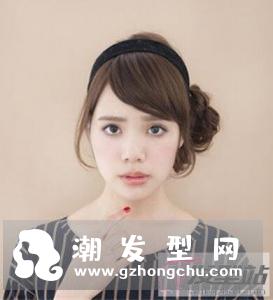 自己可以扎的简单发型 侧边花苞头甜美又减龄