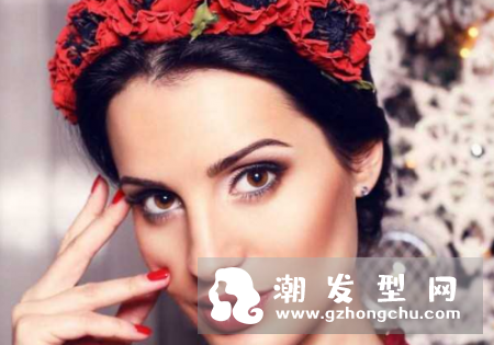 黑发染什么颜色好看 适合什么发型