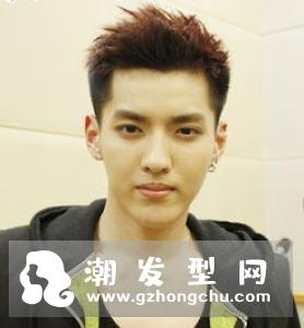 两边铲男生发型 吴亦凡帅气示范