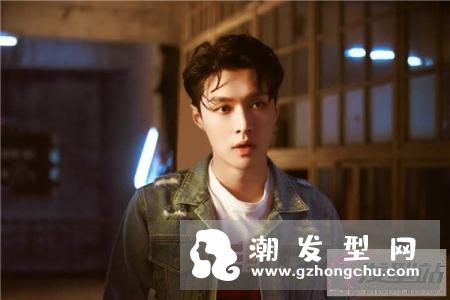 今年流行什么男生发型 这些发型可帅可酷轻松百变