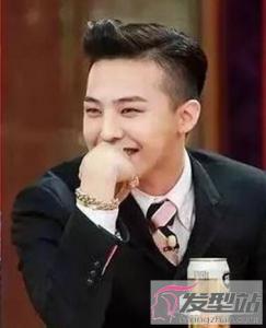 两侧头发硬剪什么发型 这样剪帅气有型打造潮男
