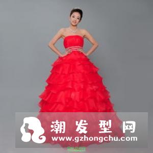 红色婚纱配什么发型 优雅盘发做漂亮新娘