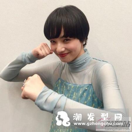 适合女生剪的帅气短发 小松菜奈剪超短发男仔头更活泼