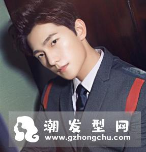 杨洋头发染过什么颜色 黑色奶奶灰蓝色棕色