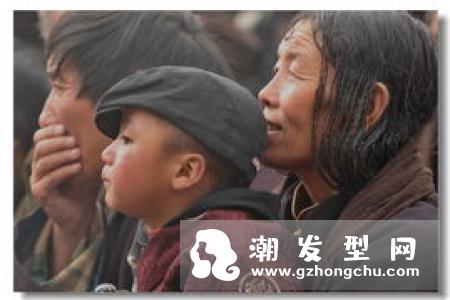 小伙想剪十块钱的头 结果对方弄了个千元的发型